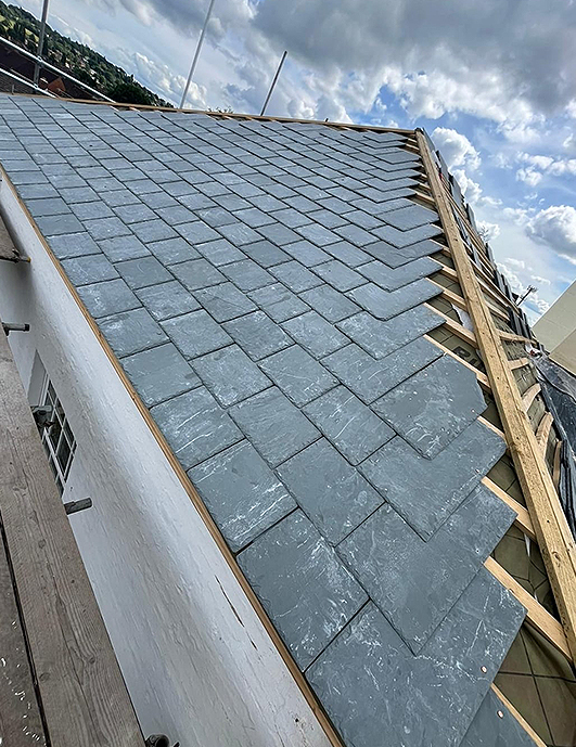 At Cotswold Edge Roofing Ltd, we are dedicated to providing outstanding customer service, attention to detail, and superior craftsmanship.